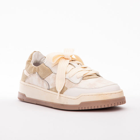 ANDIA FORA MEET SNEAKERS