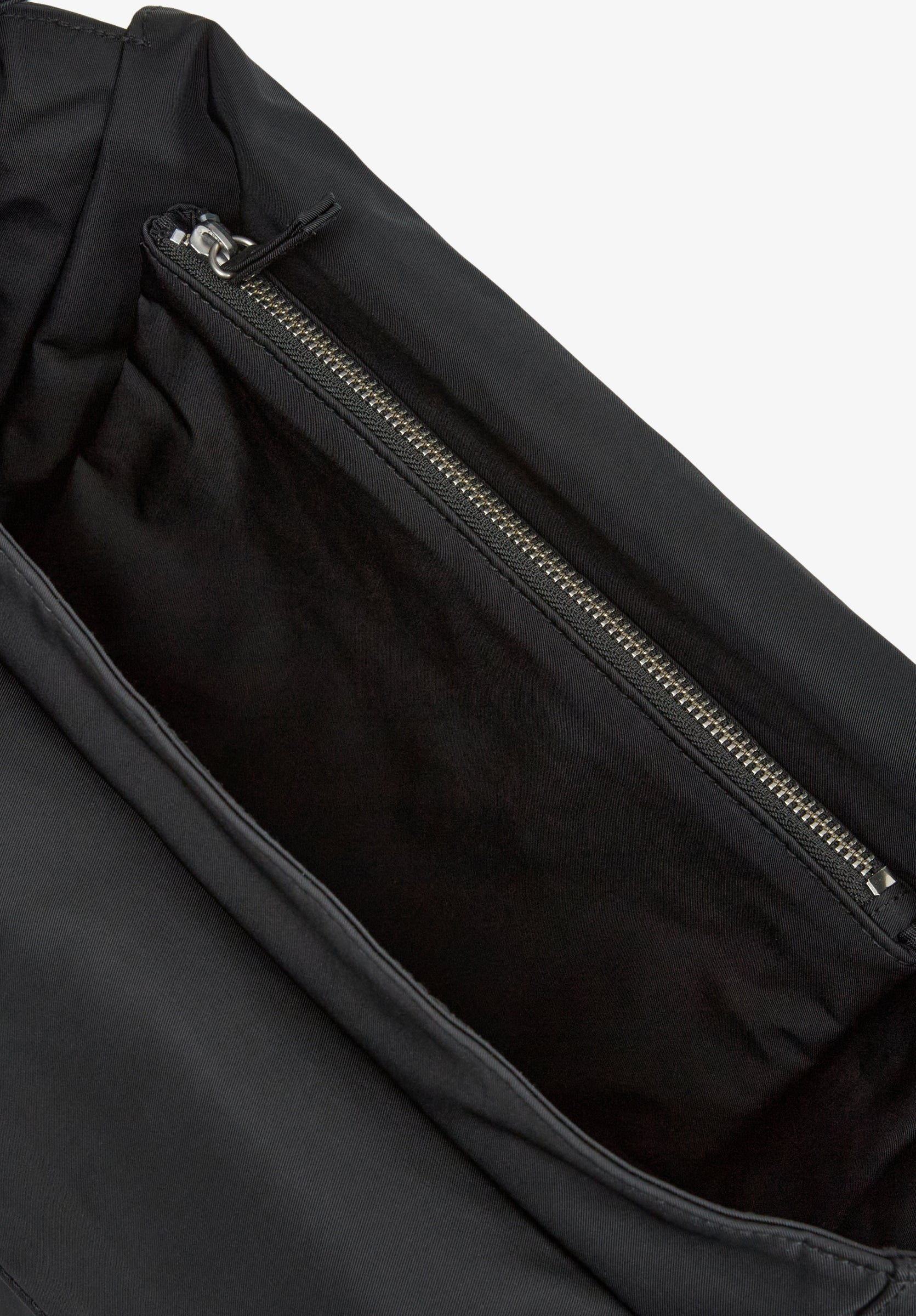 A.P.C. ARCHIVE MESSENGER