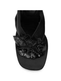 ROTATE TONGUE FLOWER SATIN