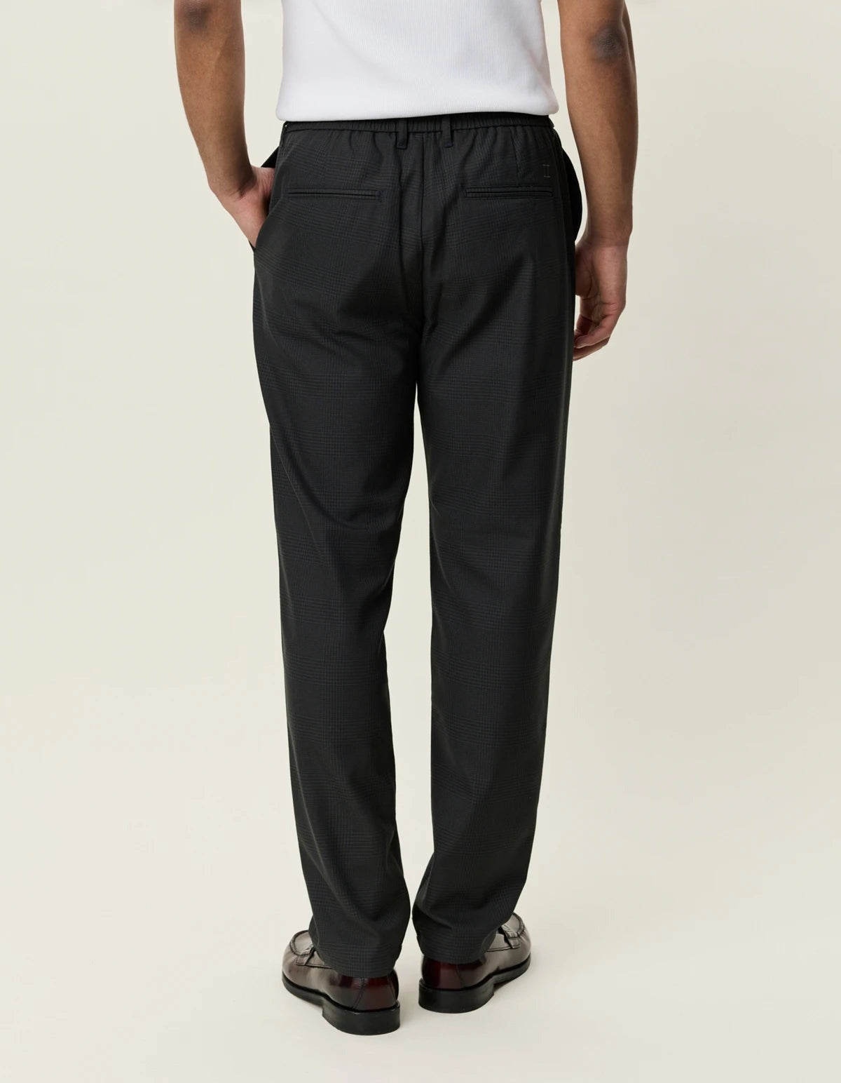 LES DEUX HOUNDSTOOTH TAPERED SUIT PANTS
