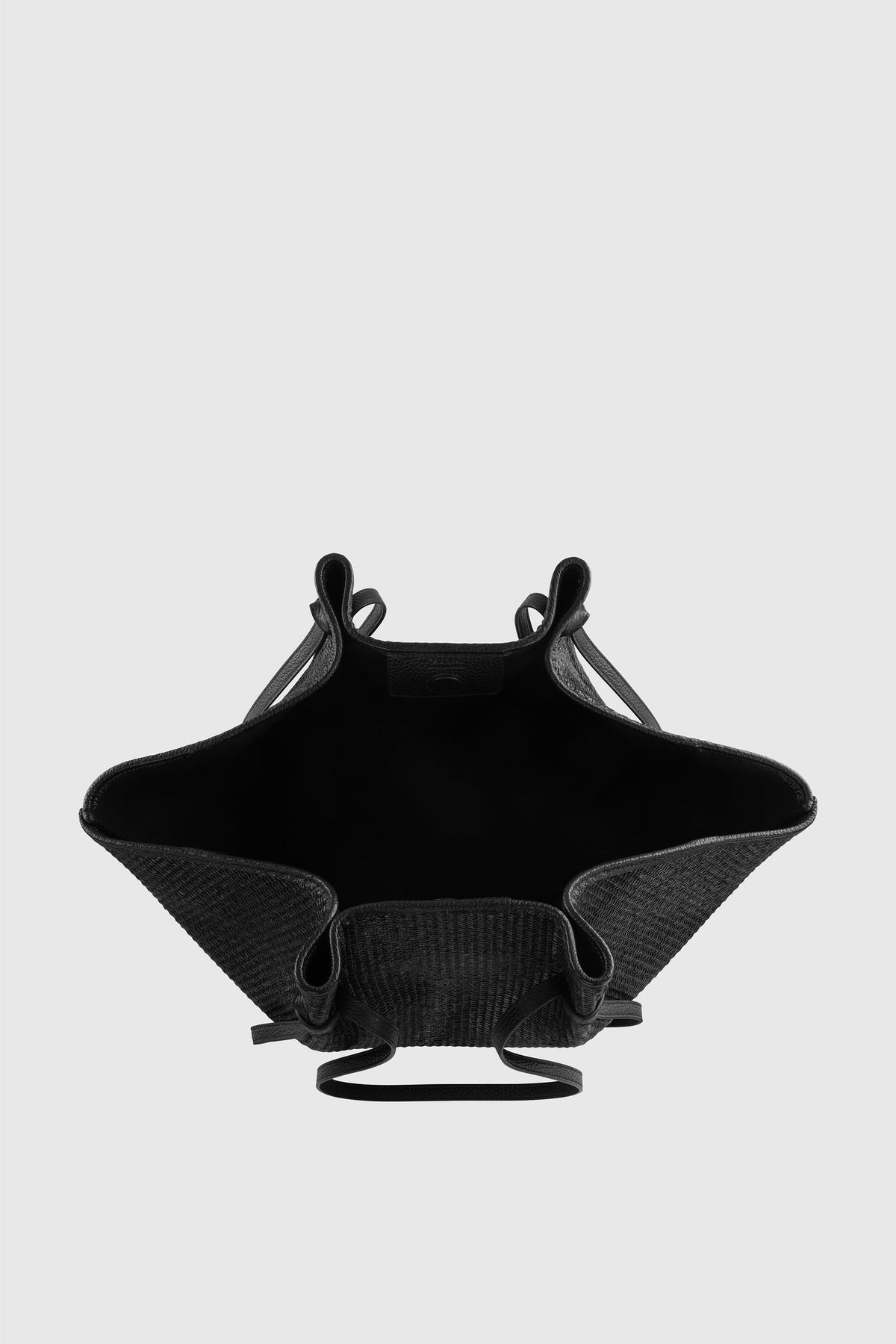 YUZEFI LARGE MOCHI RAFFIA