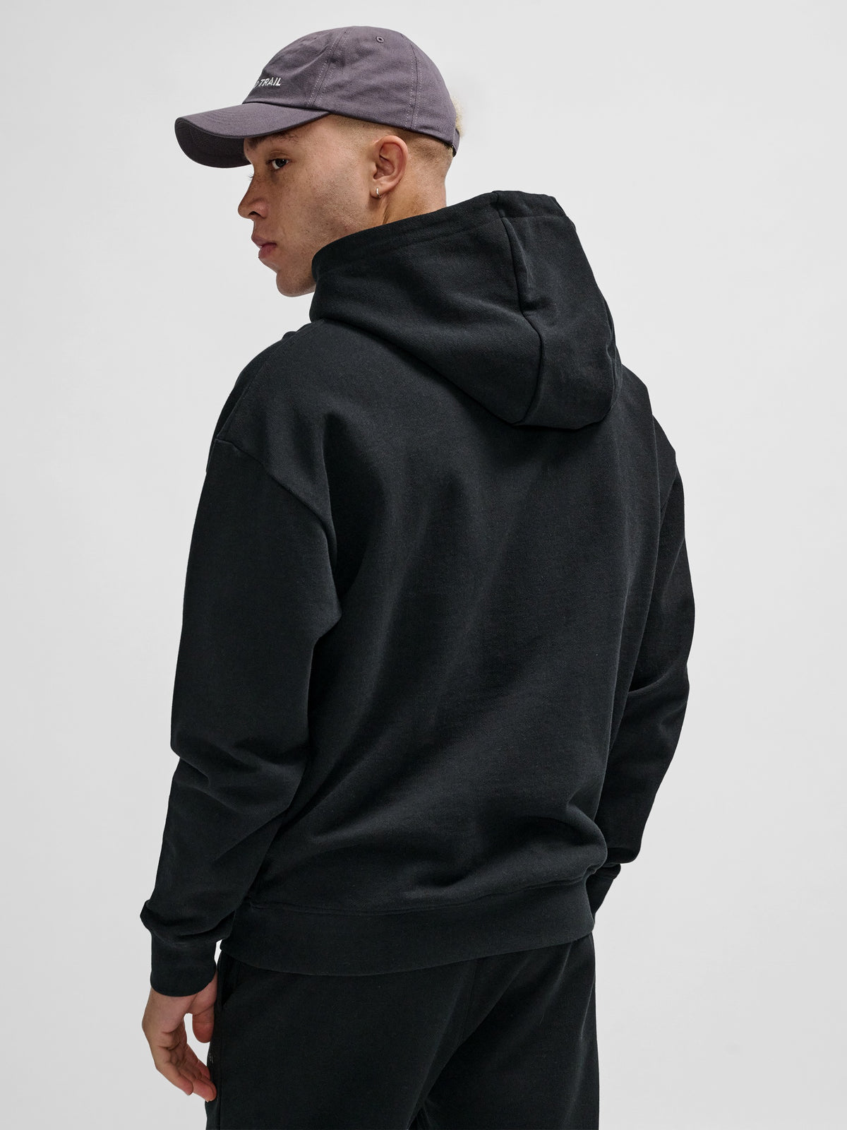 HALO ESSENTAL HOODIE