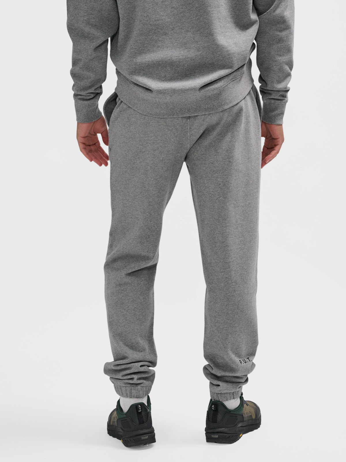 HALO ESSENTAL SWEATPANTS