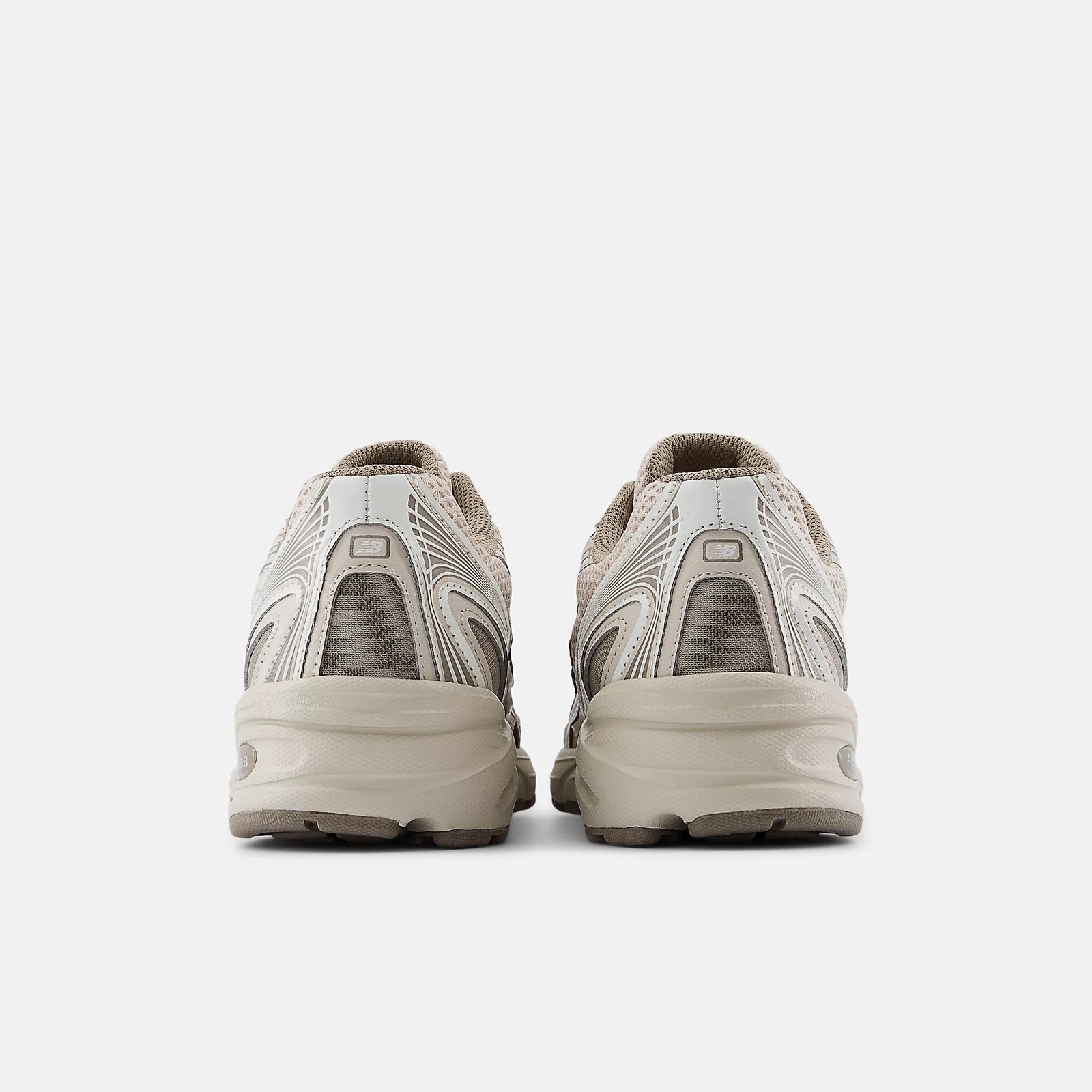 NEW BALANCE 740
