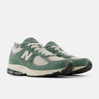 NEW BALANCE 2002R