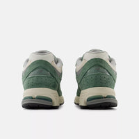 NEW BALANCE 2002R
