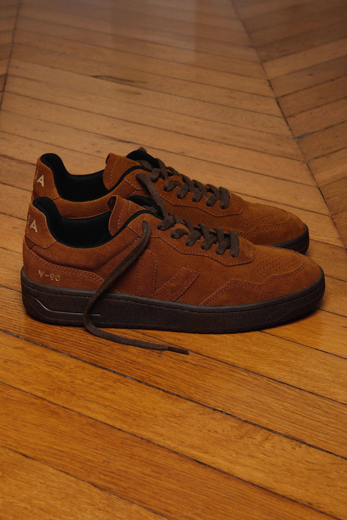 VEJA V-90 SUEDE