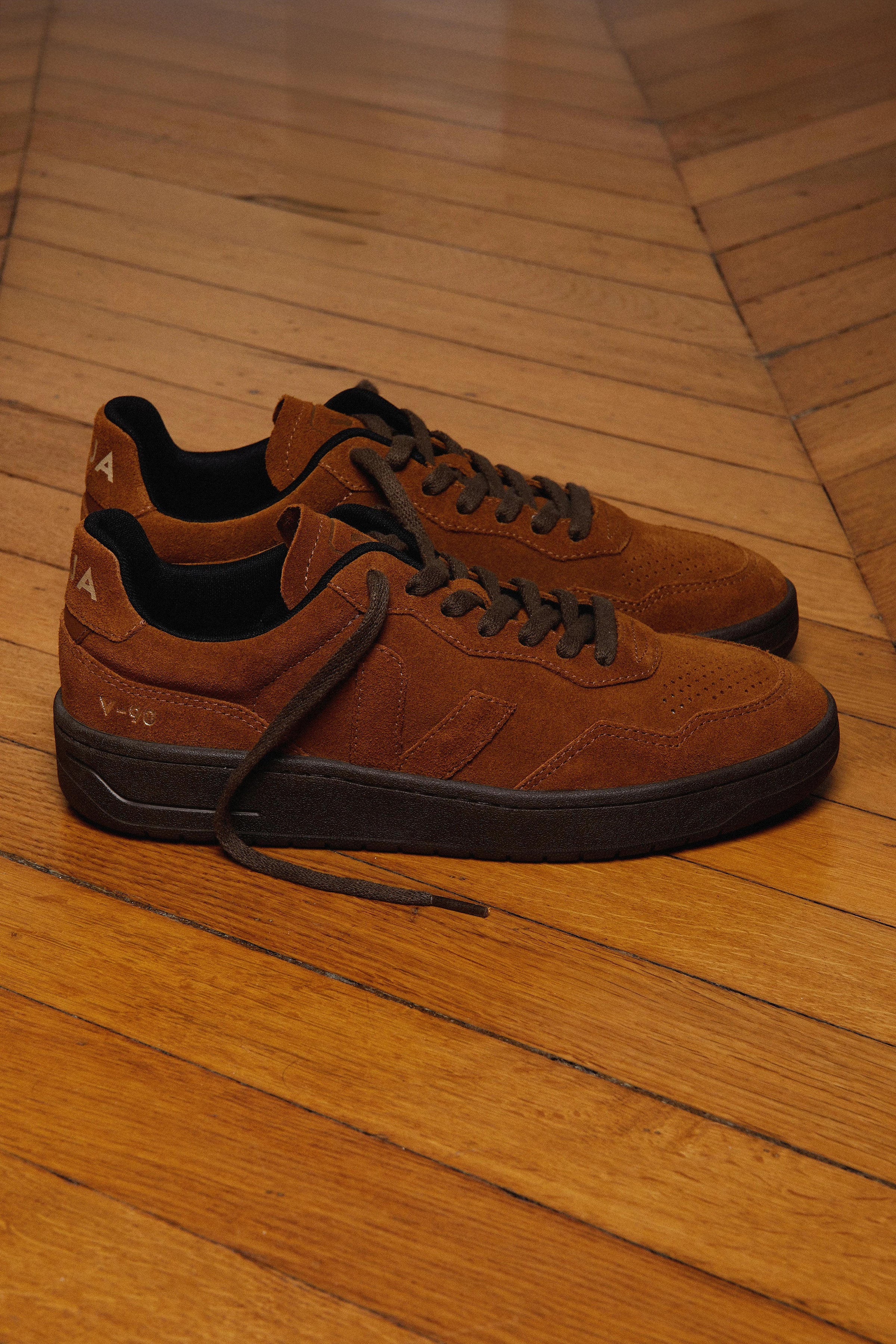 VEJA V-90 SUEDE